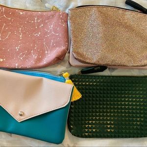 Super cute jewelry/makeup bags